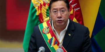 FOTO DE ARCHIVO: El presidente boliviano Luis Arce habla durante un acto por el Día del Estado Plurinacional, en La Paz, Bolivia enero 22, 2022. REUTERS/Manuel Claure