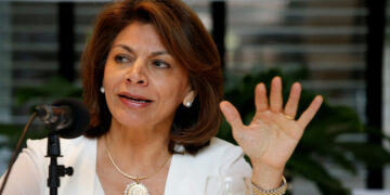 FILE PHOTO: Costa Rica's former President Laura Chinchilla speaks during a news conference in Caracas, Venezuela, July 17, 2017. REUTERS/Andres Martinez Casares/File Photo