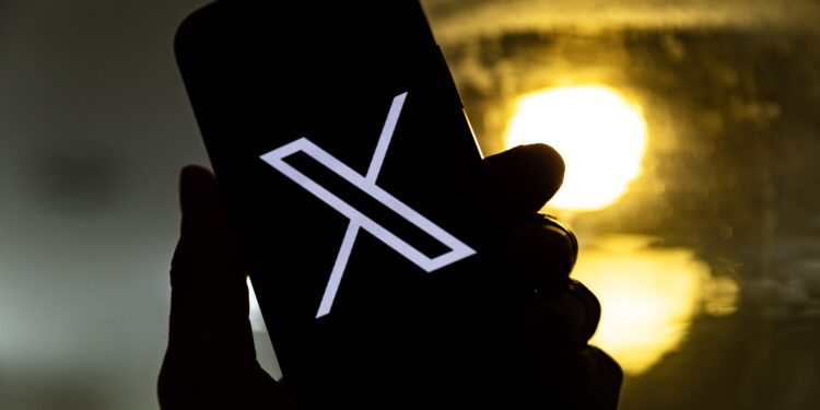 Fotografía de archivo del logo de X antes Twitter. EFE/EPA/ETIENNE LAURENT